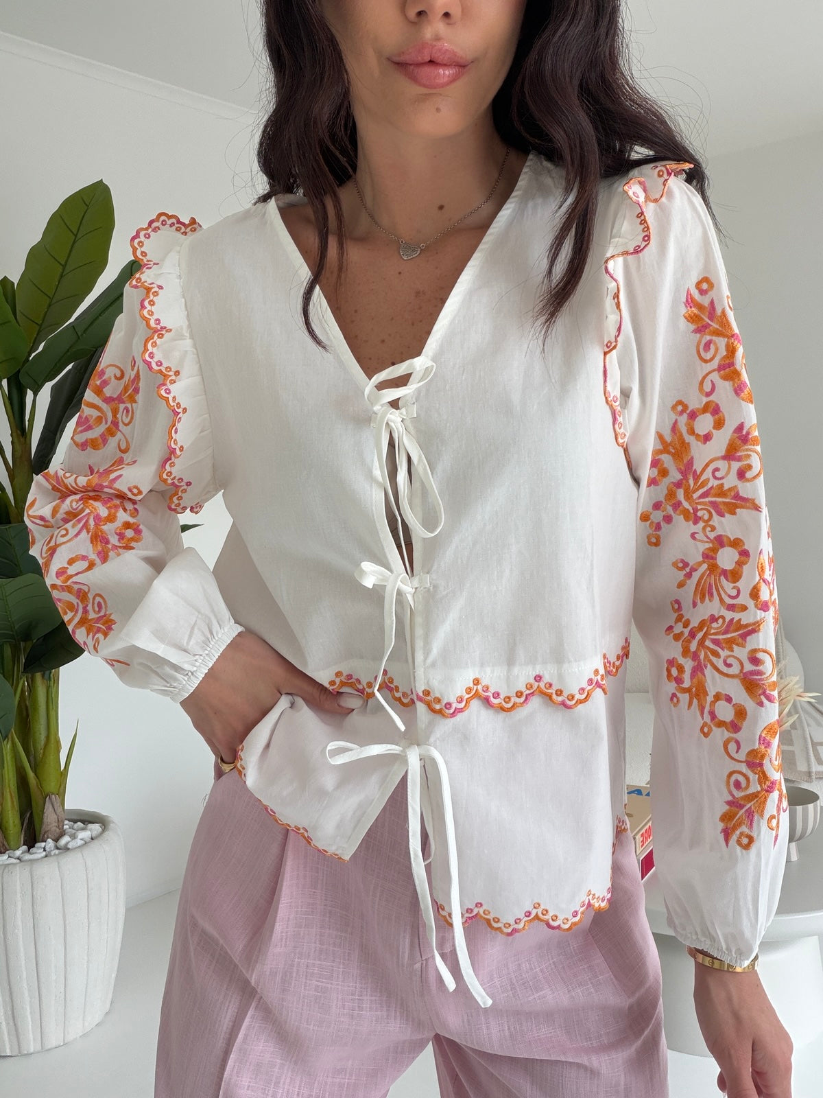 ST9050-1-BLUSA FIOCCHETTI MILK