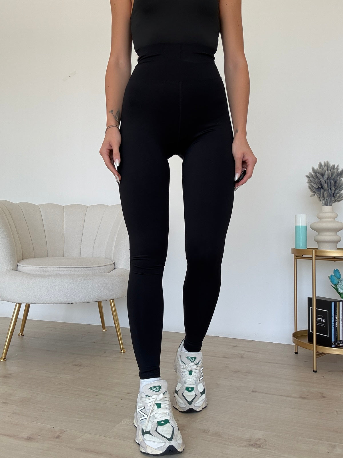 SHR603-1-LEGGINS MODELLANTE NERO