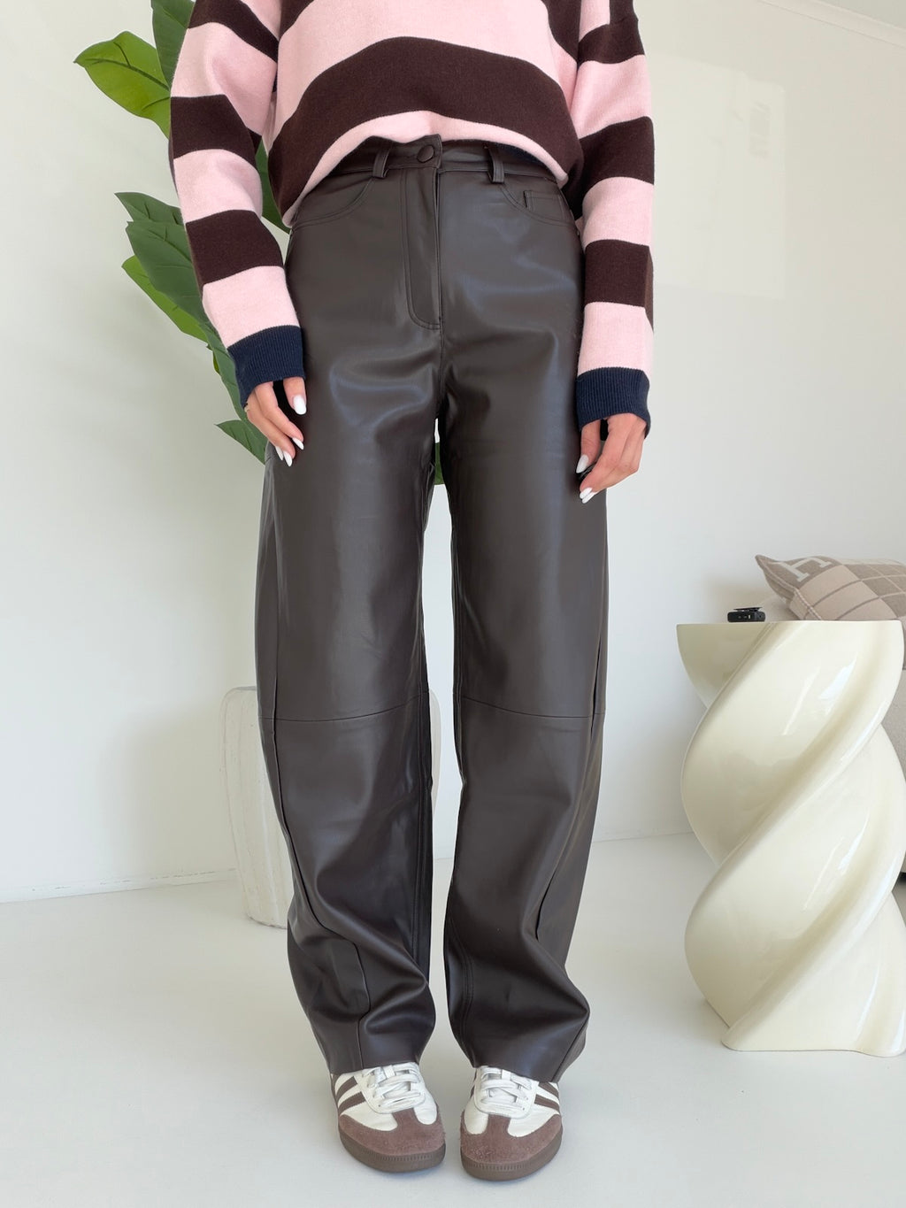 VS9020-26-PANTALONE ECOPELLE BARREL CHOCO