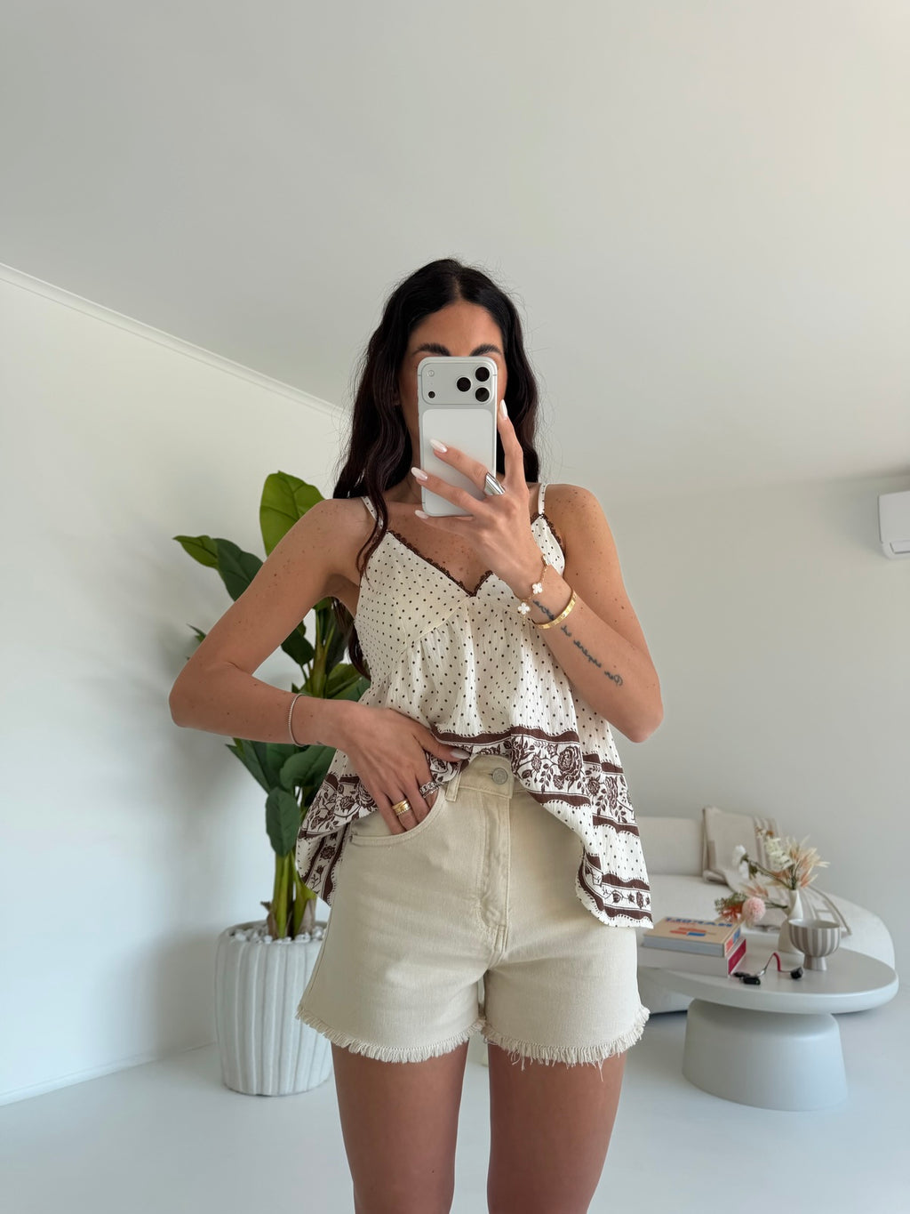 T722-SHORT DENIM BUTTER