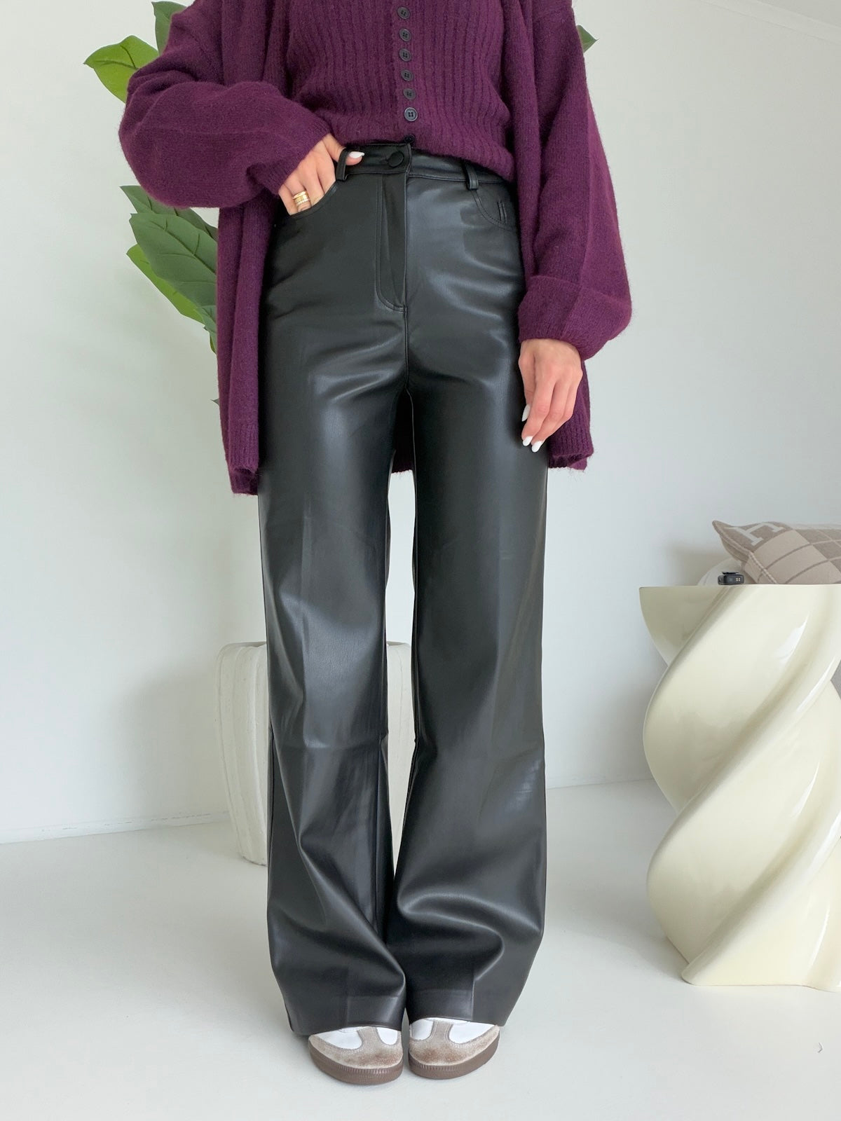 VS9022-1-PANTALONE IN ECO PELLE NERO