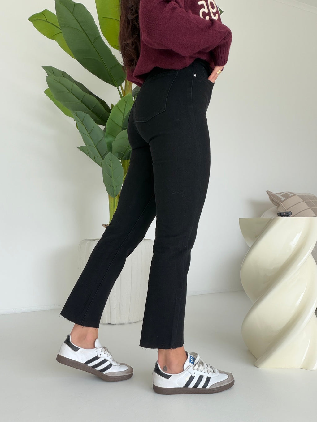 9303-JEANS TAGLIO VIVO NERO