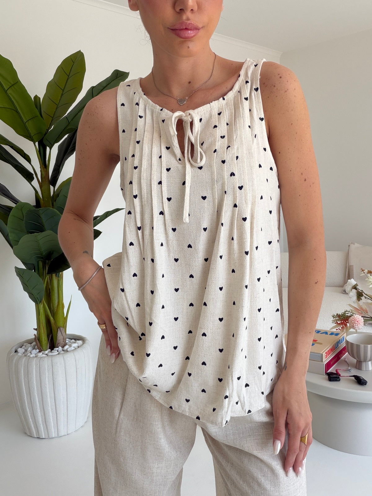 K125-BLUSA CUORICINI NERA